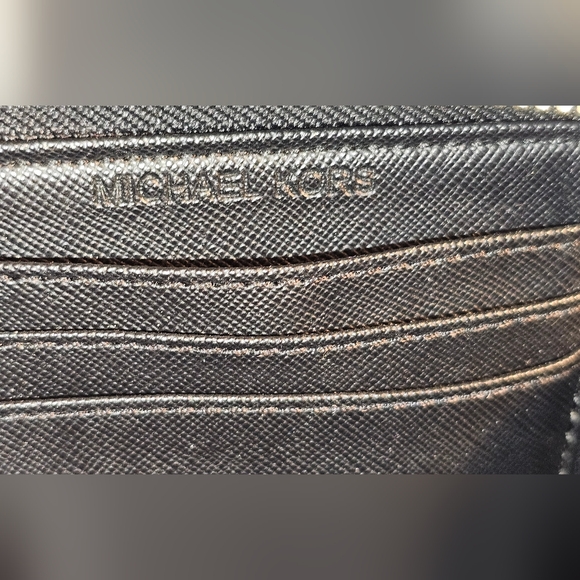 Michael Kors Jet Set Zip Around Textured Black Wallet - Picture 13 of 13